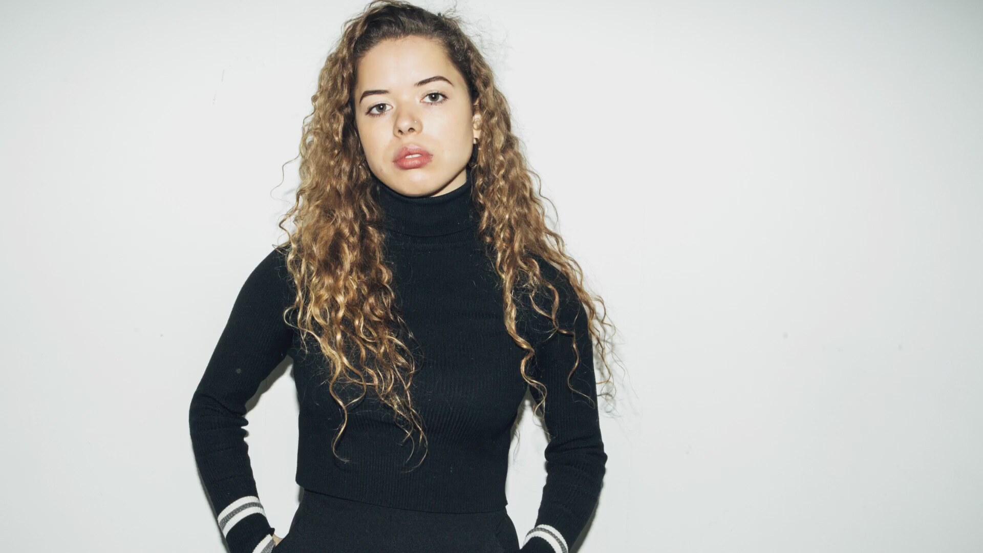 nilufer yanya - sliding doors - blahblahblahscience